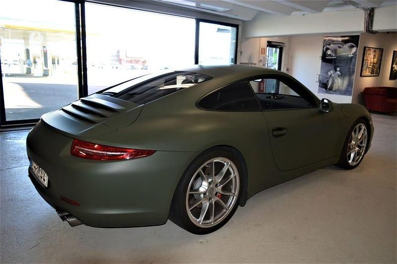 Begagnad Porsche 911 Carrera S Sport 400 HK (294 kW) 2012 Svart (svartmetallic) Sportkupé