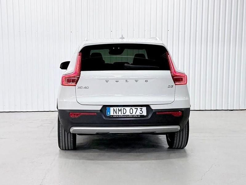 Begagnad Volvo XC40 Momentum 150 HK (110 kW) 2019 Vit SUV