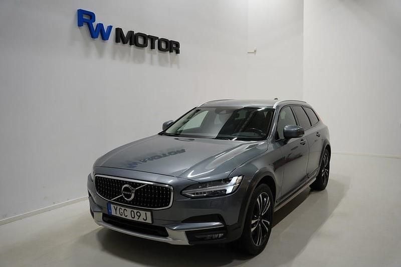 Begagnad Volvo V90 CC Momentum 190 HK (139 kW) 2019 Grå Kombi