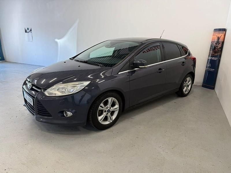 Begagnad Ford Focus 116 HK (85 kW) 2011 Mörkgrå (grå) Halvkombi