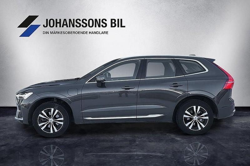 Begagnad Volvo XC60 Core 350 HK (257 kW) 2022 Grå SUV