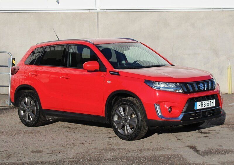 Röd Begagnad 2023 Suzuki Vitara SUV | 259 500 kr (Marknadspris) - Bild 1/4
