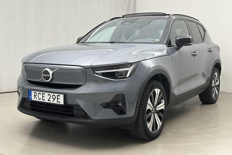 Grå Begagnad 2023 Volvo XC40 Ultimate SUV | 350 000 kr - Bild 1/4