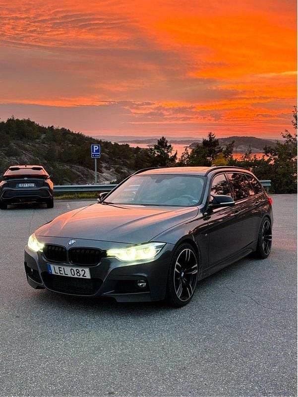Grå Begagnad 2017 BMW 330 M Sport Kombi | 260 000 kr (Marknadspris) - Bild 1/4