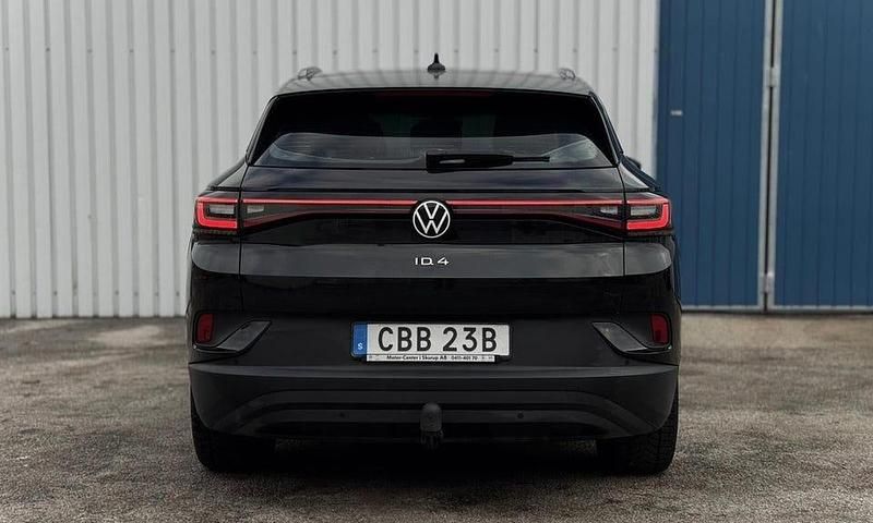 Begagnad VW ID.4 Pro Performance 150 kW (204 HK) 2022 Svart SUV