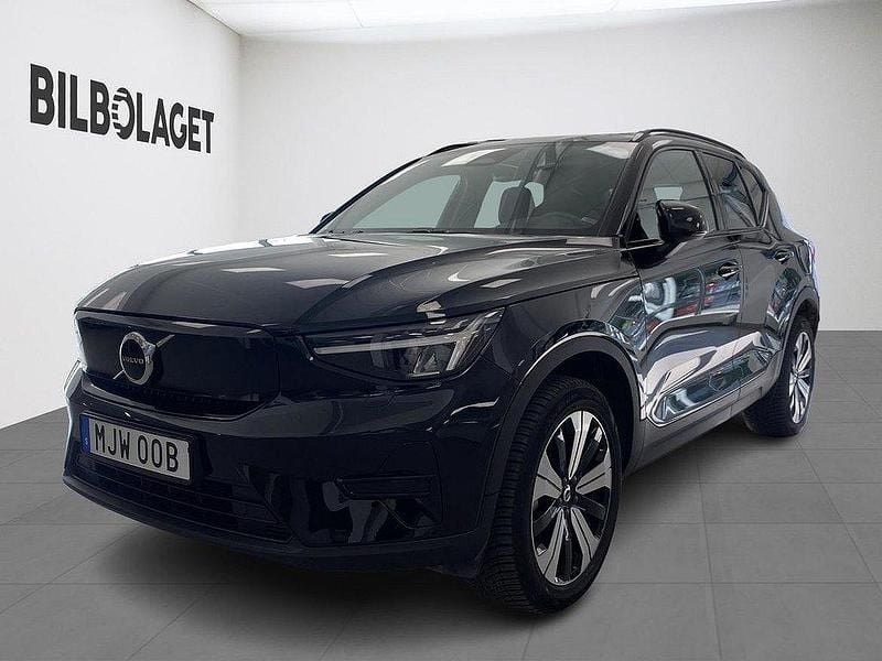 Svart Begagnad 2022 Volvo XC40 Core SUV | 344 800 kr - Bild 1/4