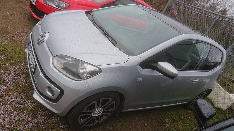 Begagnad VW up! high up! 75 HK (55 kW) 2012 Silver Halvkombi