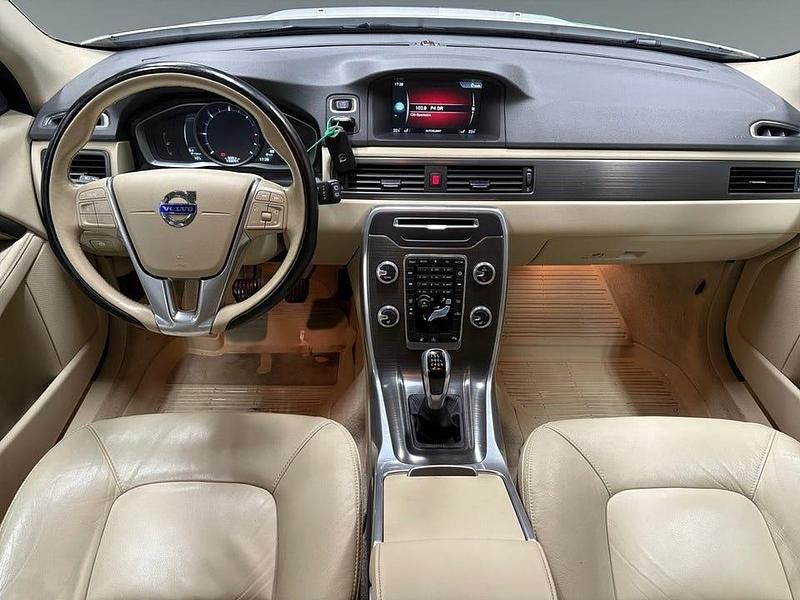 Begagnad Volvo XC70 Momentum 181 HK (133 kW) 2015 Vit Kombi