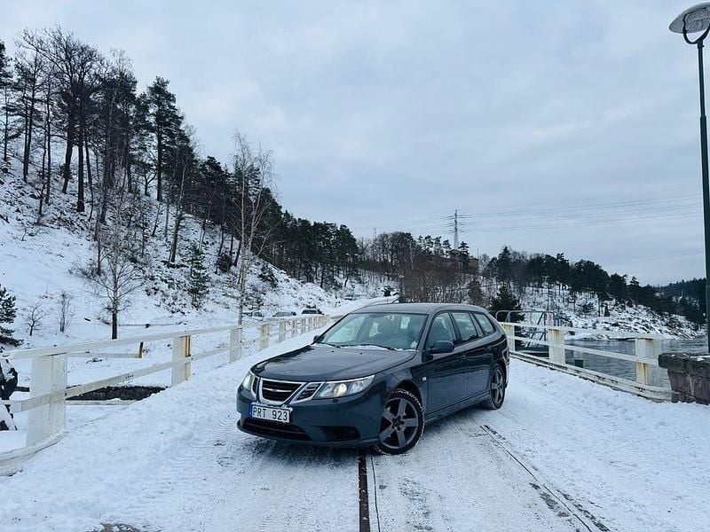 Grå Begagnad 2011 Saab 9-3 | 22 900 kr (Superpris) - Bild 1/4