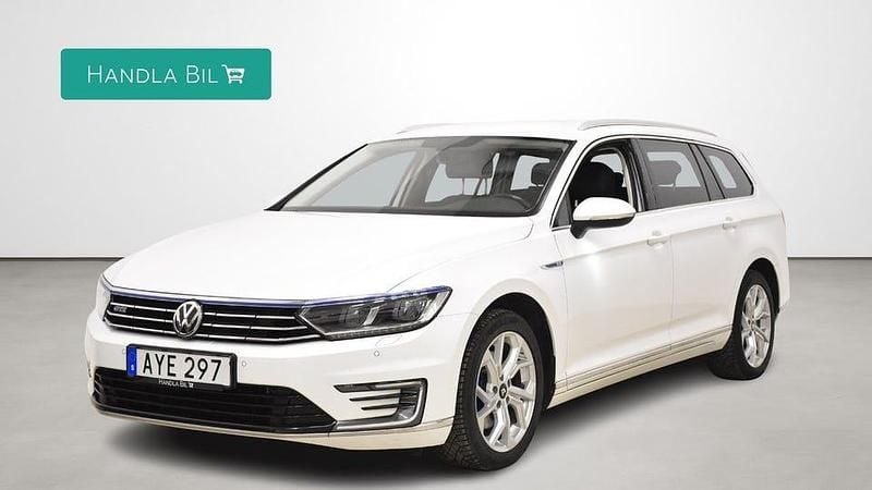 Begagnad VW Passat GTE 218 HK (160 kW) 2016 Vit Kombi