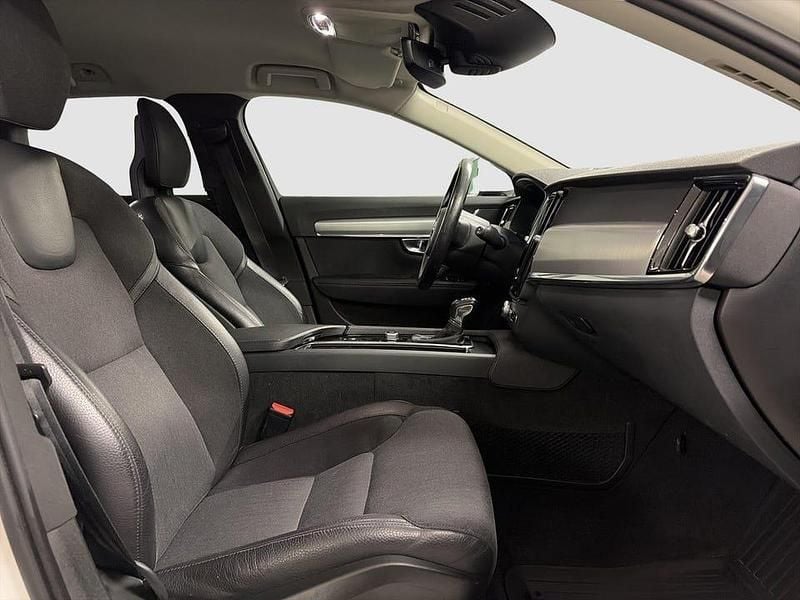 Begagnad Volvo V90 Momentum 190 HK (139 kW) 2018 Vit Kombi