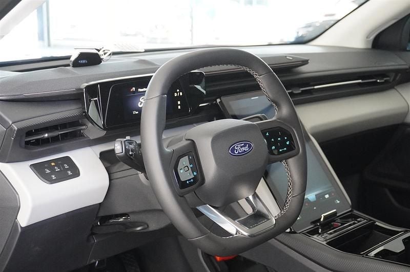 Blå/lila Begagnad 2024 Ford Explorer Premium SUV | 599 800 kr - Bild 1/1