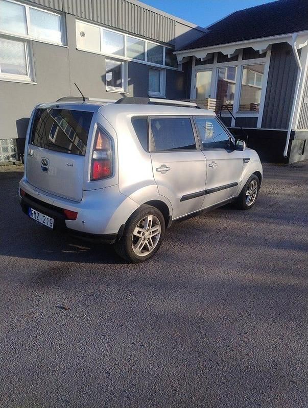 Begagnad Kia Soul 128 HK (94 kW) 2010 Silver SUV