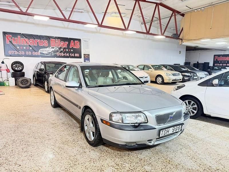 Ljusgrå Begagnad 2002 Volvo S80 Business Edition Sedan | 25 900 kr (Marknadspris) - Bild 1/4
