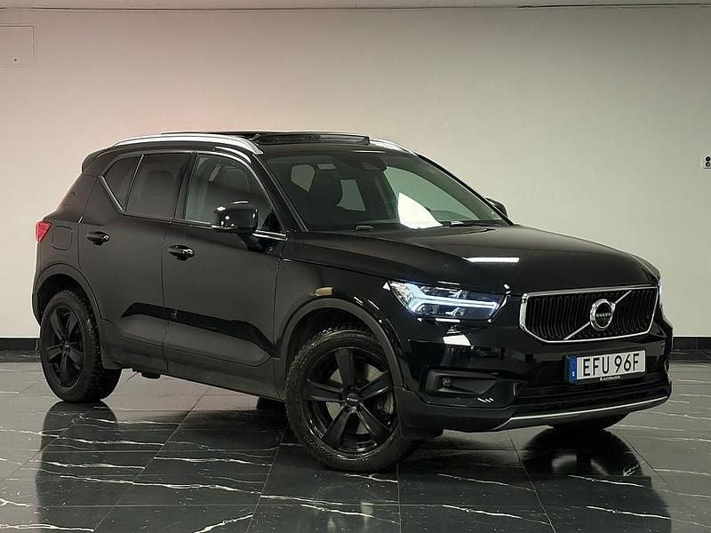 Begagnad Volvo XC40 Momentum 179 HK (131 kW) 2020 Svart SUV