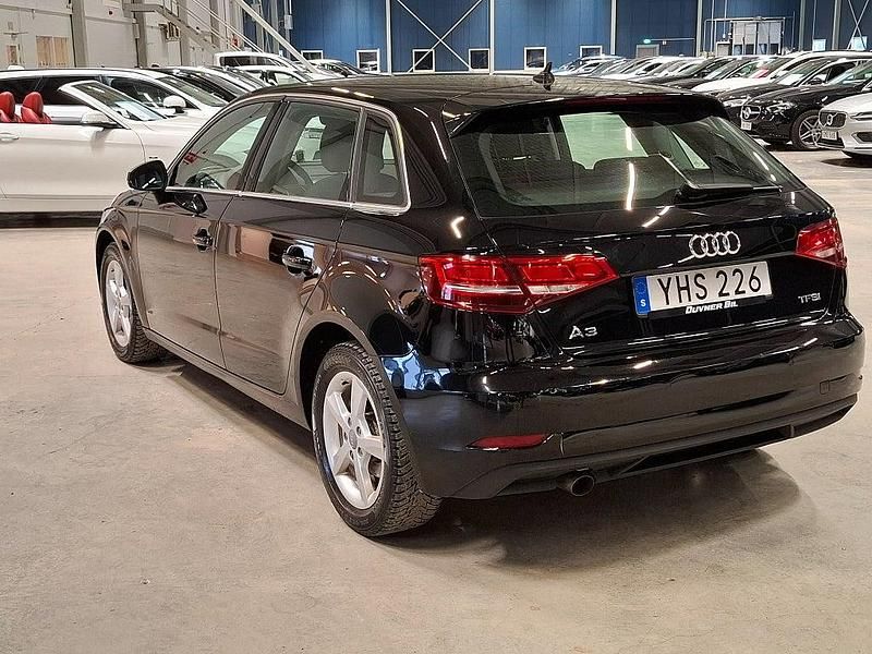 Begagnad Audi A3 Sportback Comfort 116 HK (85 kW) 2016 Svart Halvkombi