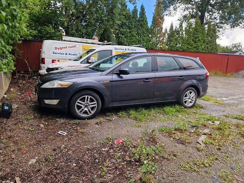 Grå Begagnad 2010 Ford Mondeo Trend Kombi | 23 000 kr - Bild 1/4