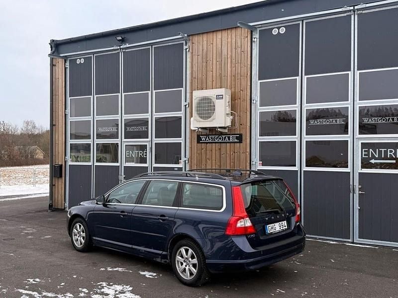 Begagnad Volvo V70 Momentum 163 HK (119 kW) 2013 Blå Kombi
