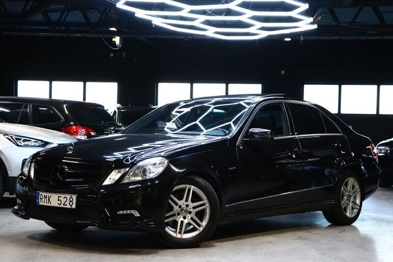 Svart Begagnad 2011 Mercedes E250 Avantgarde Sedan | 139 900 kr (Lite dyr) - Bild 1/4