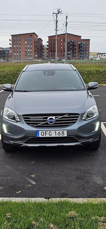 Grå Begagnad 2017 Volvo XC60 Standard SUV | 185 000 kr (Marknadspris) - Bild 1/4