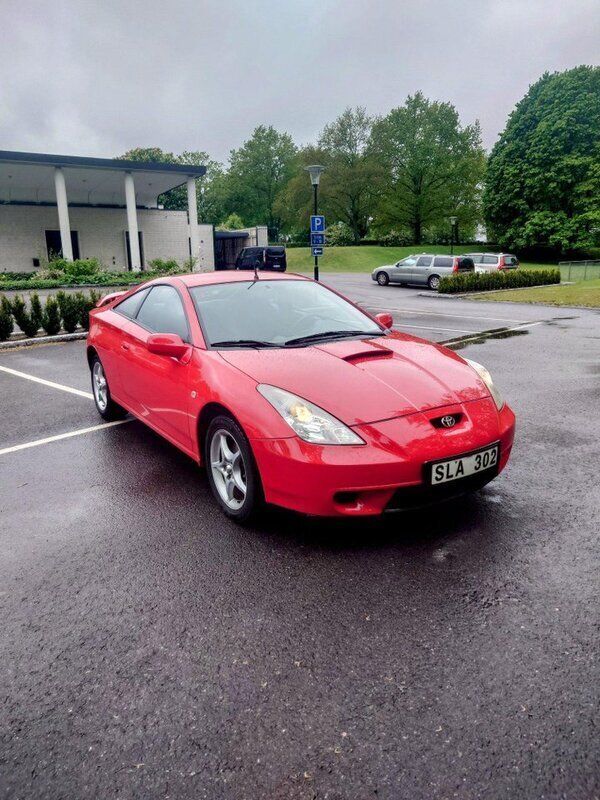 Röd Begagnad 2001 Toyota Celica Halvkombi | 109 900 kr - Bild 1/4