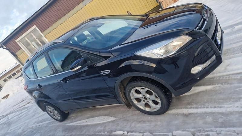 Begagnad Ford Kuga 140 HK (102 kW) 2014 SUV