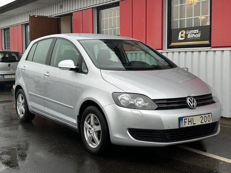 Begagnad VW Golf Plus Cross 105 HK (77 kW) 2013 Silver Minibuss