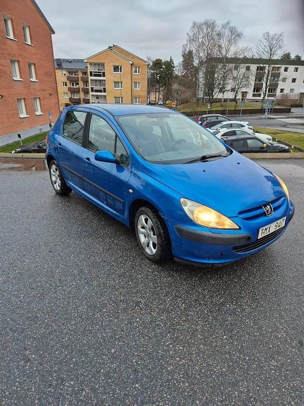 Begagnad 2002 Peugeot 307 Halvkombi | 16 000 kr (Marknadspris) - Bild 1/4