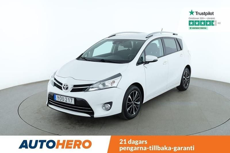 Vit Begagnad 2017 Toyota Verso Minibuss | 162 000 kr (Marknadspris) - Bild 1/4