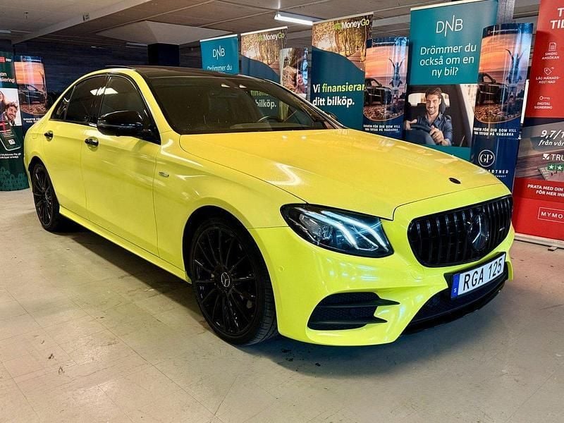 Silver Begagnad 2016 Mercedes E220 AMG Sedan | 349 900 kr (Dyr) - Bild 1/4