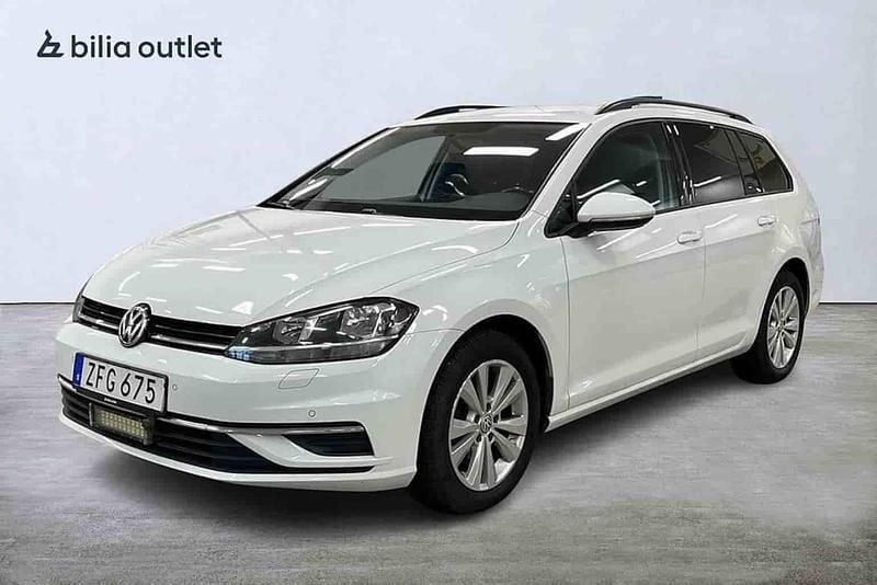 Vit Begagnad 2018 VW Golf VII Kombi | 129 900 kr (Bra pris) - Bild 1/1
