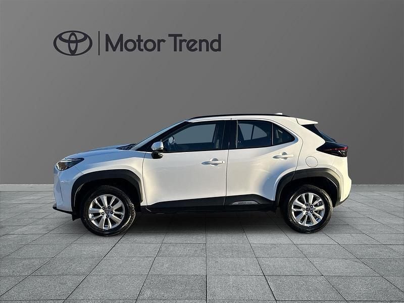 Begagnad Toyota Yaris Hybrid Active 117 HK (86 kW) 2023 Vit