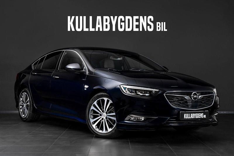 Mörkblå Begagnad 2017 Opel Insignia OPC Halvkombi | 219 000 kr (Lite dyr) - Bild 1/4