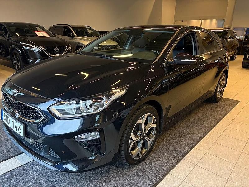 Svart Begagnad 2018 Kia Ceed Advance Halvkombi | 158 000 kr (Dyr) - Bild 1/4