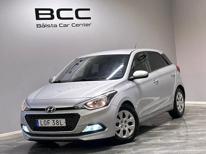 Begagnad Hyundai i20 84 HK (61 kW) 2018 Grå Halvkombi
