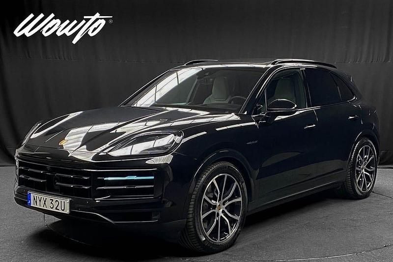 Chromite svart metallic Begagnad 2024 Porsche Cayenne SUV | 1 049 800 kr (Marknadspris) - Bild 1/3