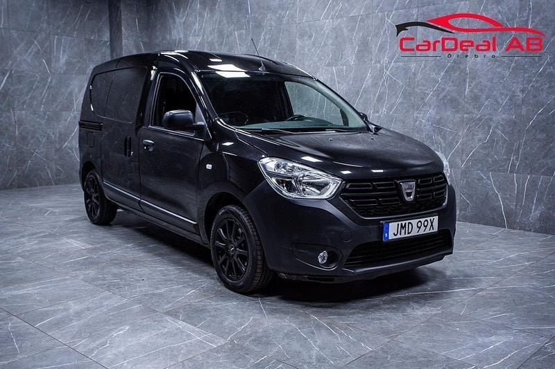 Svart Begagnad 2021 Dacia Dokker Express Van | 93 800 kr (Bra pris) - Bild 1/4