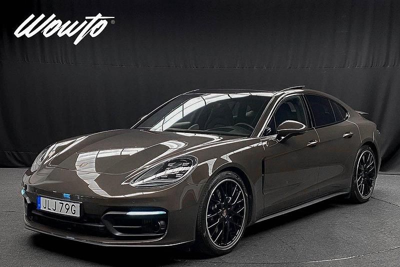 Mörkbrun (tryffelbrun metallic) Begagnad 2022 Porsche Panamera 4S Sedan | 1 075 800 kr - Bild 1/3