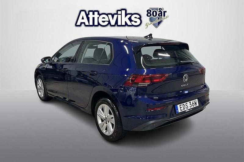 Begagnad VW Golf VIII 150 HK (110 kW) 2020 Mörkblå Halvkombi