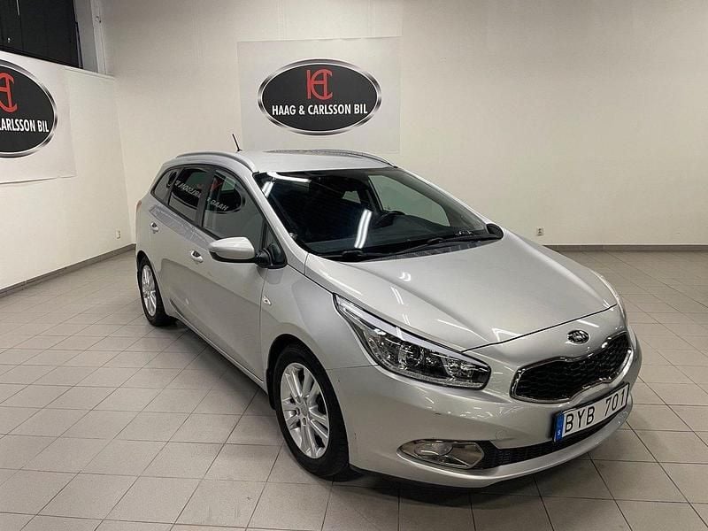 Grå Begagnad 2013 Kia Ceed Sportswagon Kombi | 79 000 kr (Marknadspris) - Bild 1/4