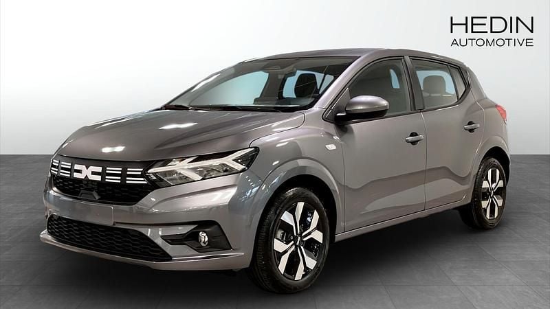 Grå (grey) Ny 2025 Dacia Sandero Expression Halvkombi | 226 200 kr (Marknadspris) - Bild 1/4