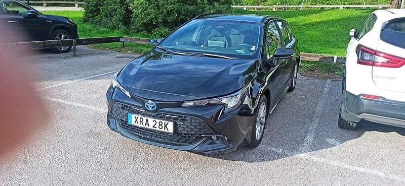 Svart Begagnad 2023 Toyota Corolla Active Kombi | 220 000 kr (Lite dyr) - Bild 1/4