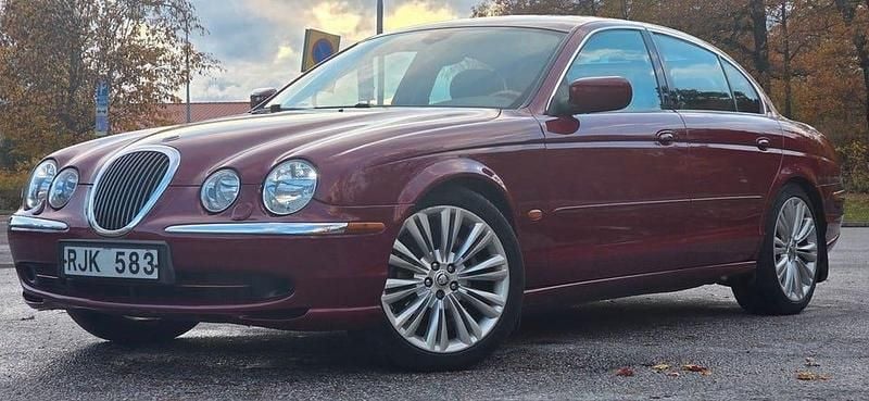 Röd Begagnad 2000 Jaguar S-Type S Sedan | 98 900 kr - Bild 1/4