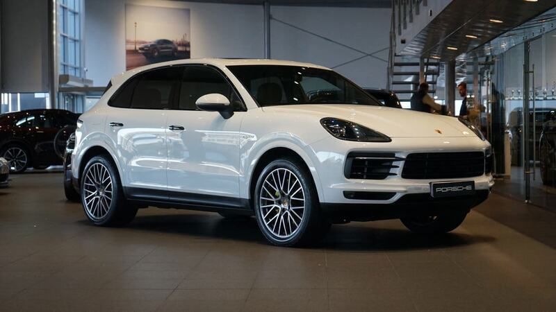 Vit Begagnad 2021 Porsche Cayenne SUV | 729 000 kr (Superpris) - Bild 1/4