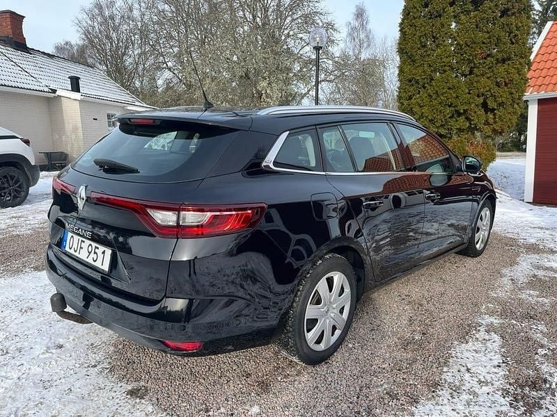 Begagnad Renault Mégane IV Zen 132 HK (97 kW) 2017 Kombi