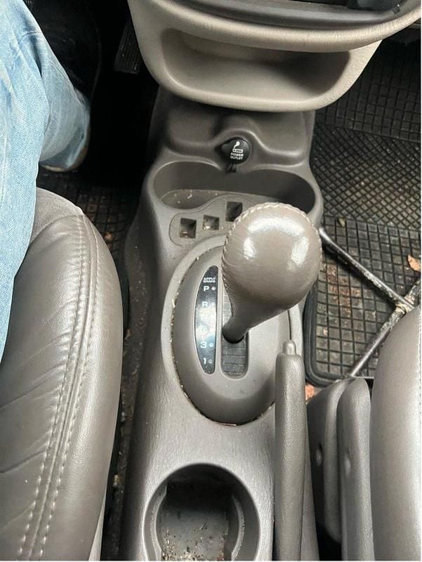 Grå Begagnad 2001 Chrysler PT Cruiser Halvkombi | 20 000 kr (Marknadspris) - Bild 1/4