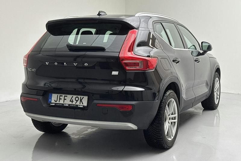 Begagnad Volvo XC40 Inscription 211 HK (155 kW) 2022 Svart SUV