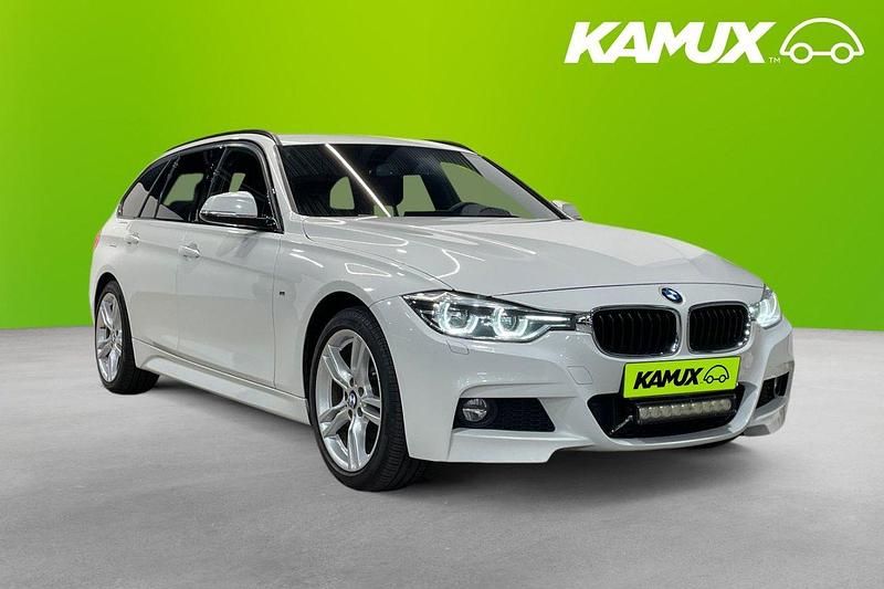 Vit Begagnad 2018 BMW 320 M Sport Kombi | 219 600 kr (Lite dyr) - Bild 1/4