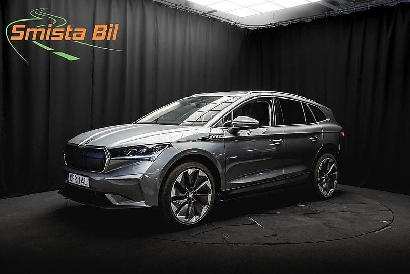 Grå Begagnad 2022 Skoda Enyaq iV SUV | 364 700 kr (Marknadspris) - Bild 1/3