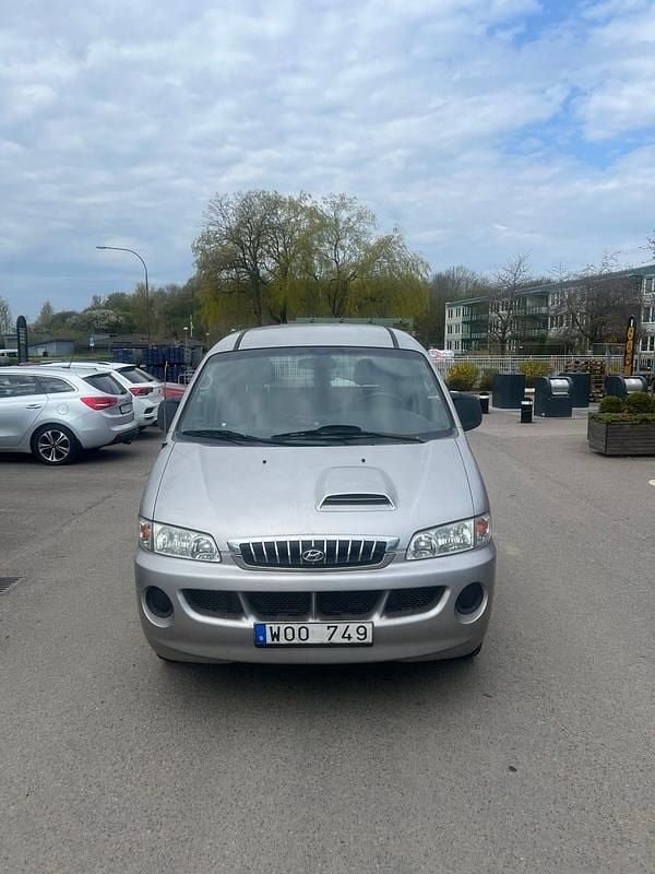 Begagnad Hyundai H-1 100 HK (73 kW) 2005 Minibuss